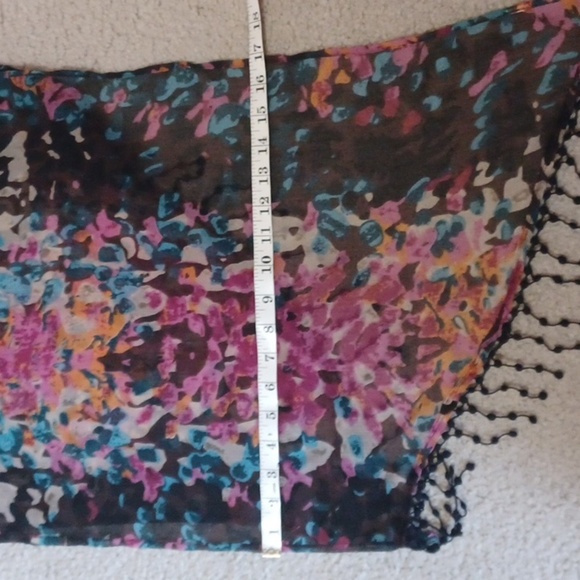 Sheer Scarf With Tassle Details - Picture 4 of 11